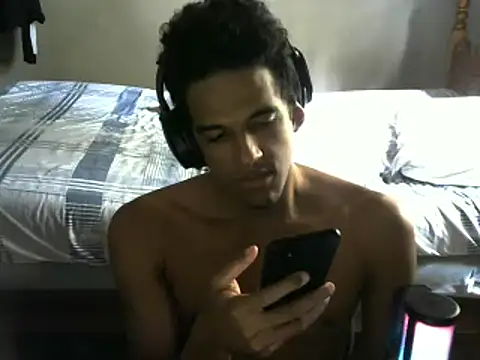 Snapshot of RenziTatte chatting on 4, 2, 2025 RenziTatte online show from 4, 2, 2025