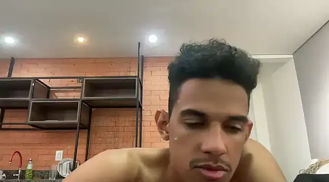 Snapshot of RenziTatte chatting on 1, 3, 2025 RenziTatte online show from 1, 3, 2025