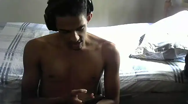 Snapshot of RenziTatte chatting on 3, 3, 2025 RenziTatte online show from 3, 3, 2025