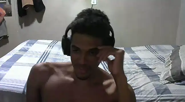 Snapshot of RenziTatte chatting on 4, 3, 2025 RenziTatte online show from 4, 3, 2025