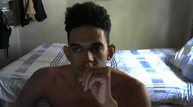 Snapshot of RenziTatte chatting on 4, 3, 2025 RenziTatte online show from 4, 3, 2025