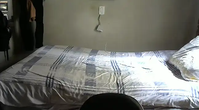 Snapshot of RenziTatte chatting on 5, 3, 2025 RenziTatte online show from 5, 3, 2025