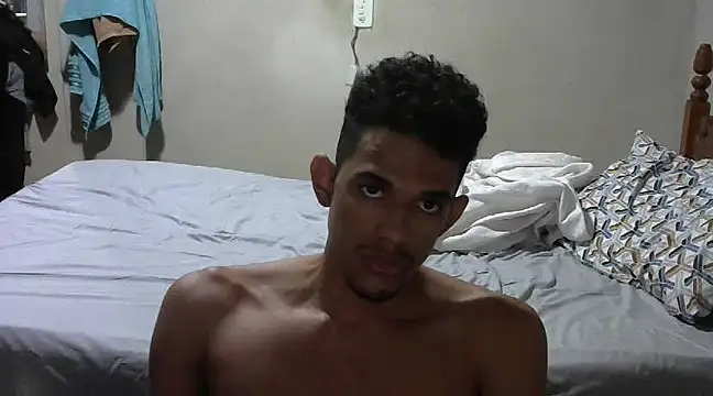 Snapshot of RenziTatte chatting on 7, 3, 2025 RenziTatte online show from 7, 3, 2025