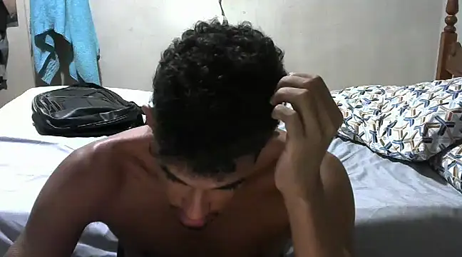 Snapshot of RenziTatte chatting on 8, 3, 2025 RenziTatte online show from 8, 3, 2025