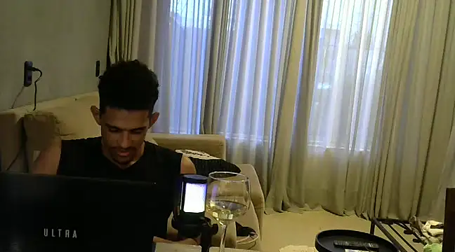 Snapshot of RenziTatte chatting on 8, 3, 2025 RenziTatte online show from 8, 3, 2025