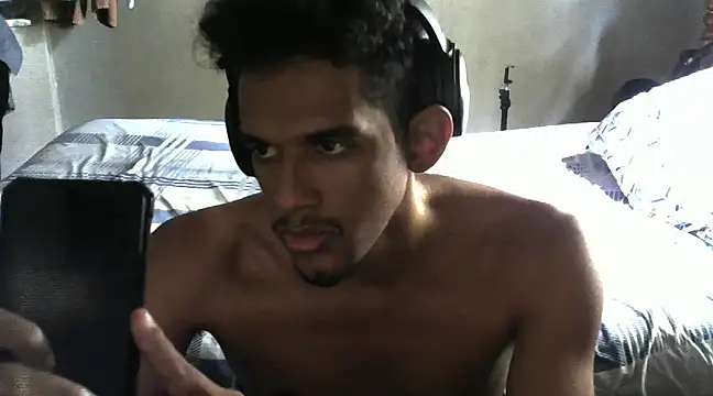 Snapshot of RenziTatte chatting on 11, 3, 2025 RenziTatte online show from 11, 3, 2025