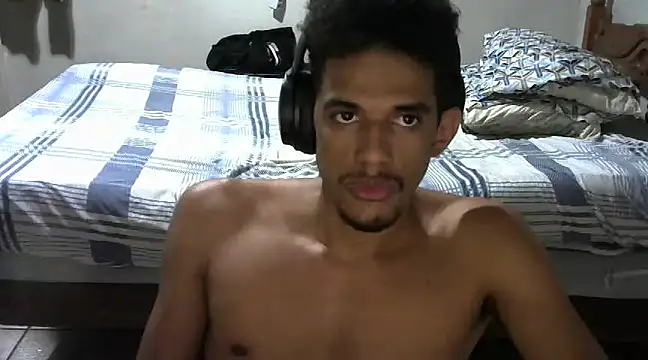 Snapshot of RenziTatte chatting on 15, 3, 2025 RenziTatte online show from 15, 3, 2025