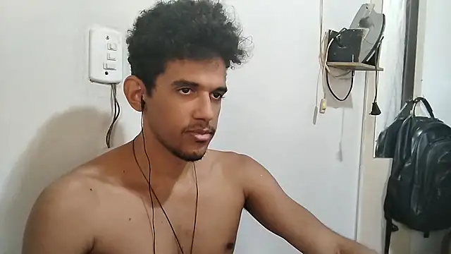 Snapshot of RenziTatte chatting on 12, 10, 2025 RenziTatte online show from 12, 10, 2025