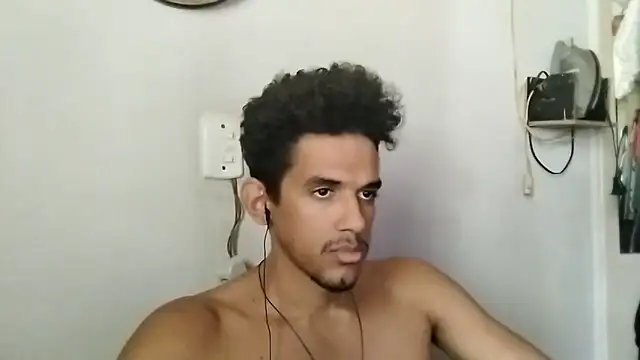 Snapshot of RenziTatte chatting on 14, 10, 2025 RenziTatte online show from 14, 10, 2025