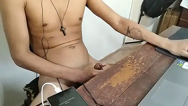 Snapshot of RenziTatte chatting on 17, 10, 2025 RenziTatte online show from 17, 10, 2025