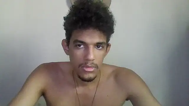 Snapshot of RenziTatte chatting on 22, 10, 2025 RenziTatte online show from 22, 10, 2025