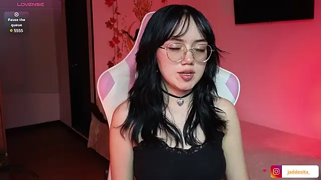 Snapshot of suzumi__ chatting on 3, 12, 2024 suzumi online show from 3, 12, 2024