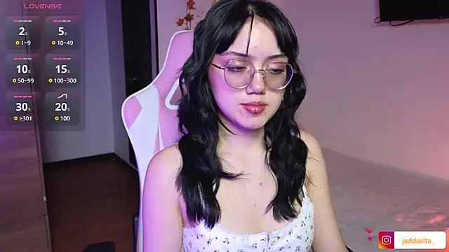 Snapshot of suzumi__ chatting on 7, 1, 2025 suzumi online show from 7, 1, 2025