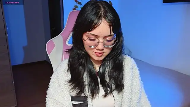 Snapshot of suzumi__ chatting on 24, 1, 2025 suzumi online show from 24, 1, 2025