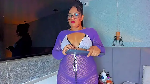 Snapshot of Annie-Wolf chatting on 10, 9, 2025 Annie-Wolf online show from 10, 9, 2025