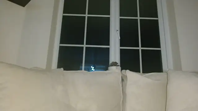 UKSYDNEYFOX online show from 10, 1, 2025