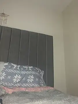 UKSYDNEYFOX online show from 20, 2, 2025