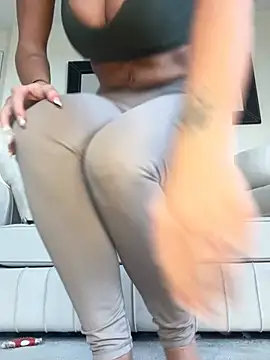 UKSYDNEYFOX online show from 24, 2, 2025