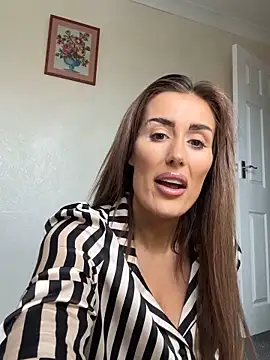 UKSYDNEYFOX online show from 8, 3, 2025