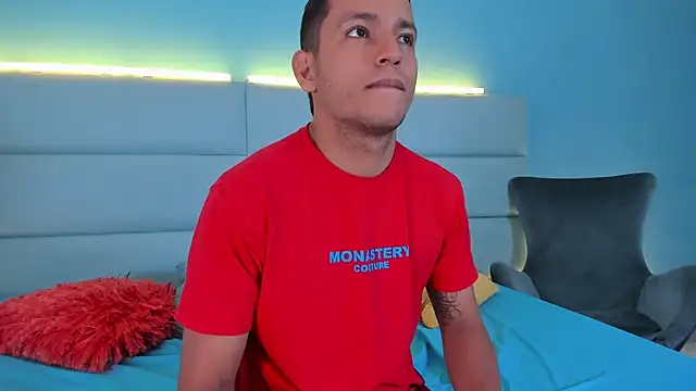 Snapshot of SophieRoyals chatting on 5, 12, 2024 SophieRoyals online show from 5, 12, 2024