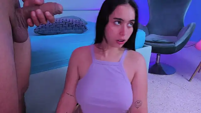 Snapshot of SophieRoyals chatting on 14, 1, 2025 SophieRoyals online show from 14, 1, 2025