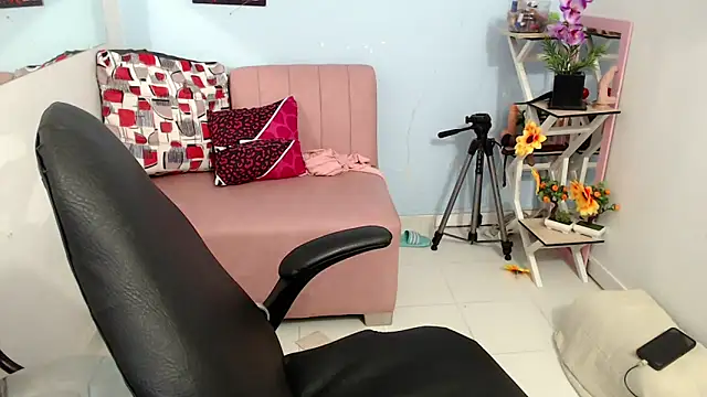 victoria jones online show from 7, 11, 2025