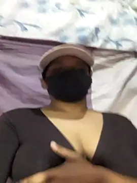 Snapshot of Tharukasenevirathne chatting on 4, 6, 2026 Tharukasenevirathne online show from 4, 6, 2026