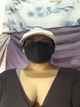 Snapshot of Tharukasenevirathne chatting on 25, 6, 2026 Tharukasenevirathne online show from 25, 6, 2026