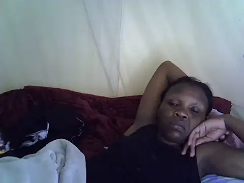 Snapshot of Sweet_serah chatting on 17, 12, 2025 Sweet serah online show from 17, 12, 2025