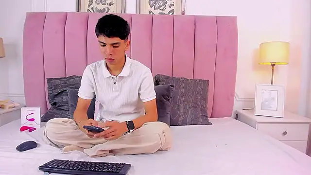 Santy carrington online show from 4, 3, 2026