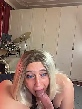 Snapshot of FoxyandTed chatting on 28, 3, 2026 FoxyandTed online show from 28, 3, 2026