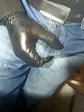 Snapshot of franko1987 chatting on 11, 1, 2025 franko1987 online show from 11, 1, 2025