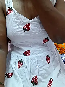 Snapshot of Tamil--Rani chatting on 27, 4, 2026 Tamil--Rani online show from 27, 4, 2026