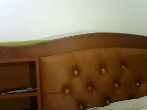 Snapshot of Claris2 chatting on 13, 2, 2025 Claris2 online show from 13, 2, 2025