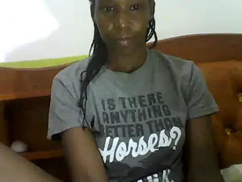 Snapshot of Claris2 chatting on 12, 3, 2025 Claris2 online show from 12, 3, 2025