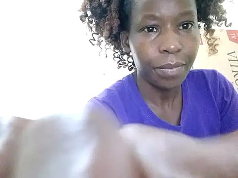 Snapshot of Claris2 chatting on 25, 9, 2025 Claris2 online show from 25, 9, 2025