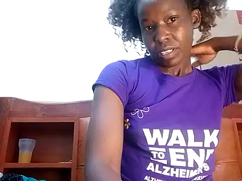 Snapshot of Claris2 chatting on 2, 10, 2025 Claris2 online show from 2, 10, 2025