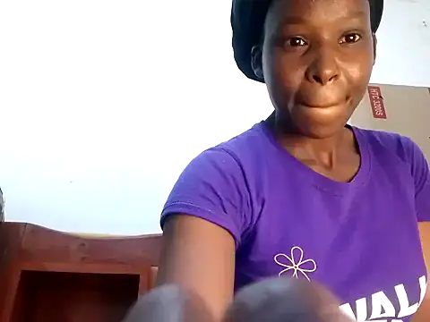 Snapshot of Claris2 chatting on 18, 10, 2025 Claris2 online show from 18, 10, 2025