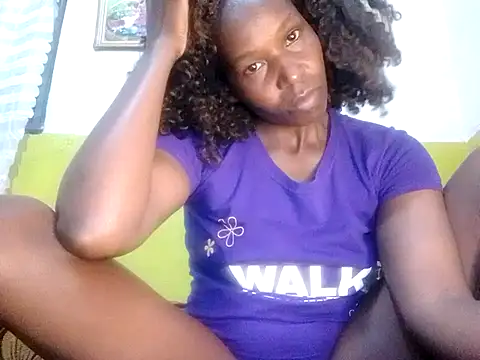 Snapshot of Claris2 chatting on 25, 10, 2025 Claris2 online show from 25, 10, 2025