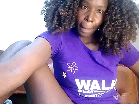 Snapshot of Claris2 chatting on 26, 10, 2025 Claris2 online show from 26, 10, 2025