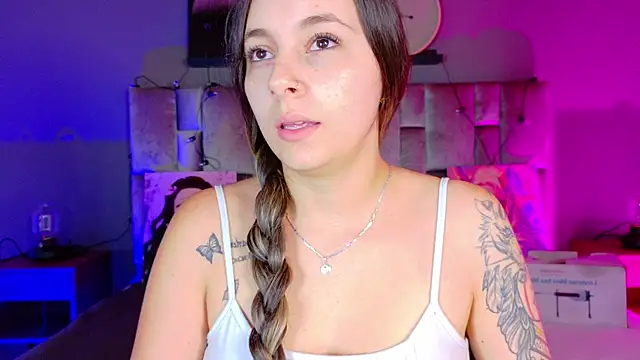 AmbarHills 1 online show from 29, 10, 2025