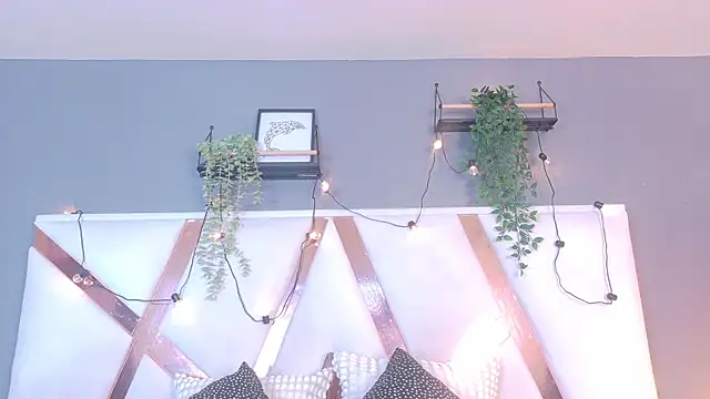 AmbarHills 1 online show from 18, 12, 2025