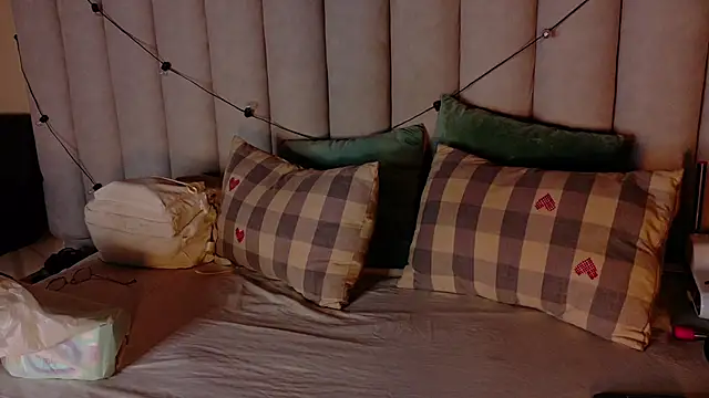 AbbyWathson online show from 7, 4, 2026