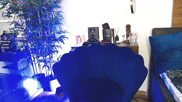 CreamyInkky  online show from 8, 4, 2026