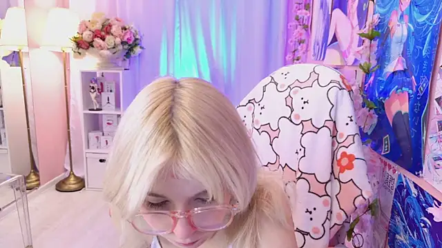 Coconut Mia online show from 8, 9, 2025