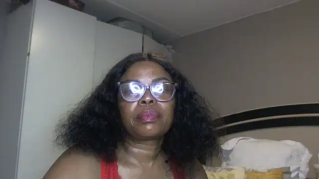 Snapshot of Nomthie chatting on 19, 9, 2025 Nomthie online show from 19, 9, 2025