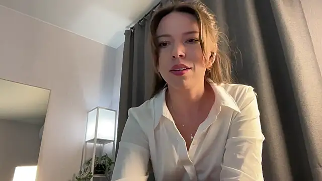 Snapshot of Victoria1Love chatting on 19, 4, 2026 Victoria1Love online show from 19, 4, 2026