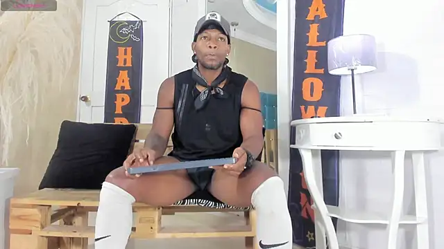 Snapshot of RicoBrown777_ chatting on 18, 10, 2025 RicoBrown777 online show from 18, 10, 2025