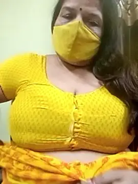 Snapshot of IndianAngle chatting on 8, 11, 2025 IndianAngle online show from 8, 11, 2025