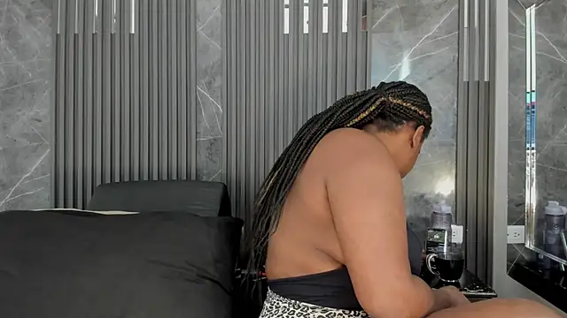 SaraiEvans online show from 9, 9, 2025